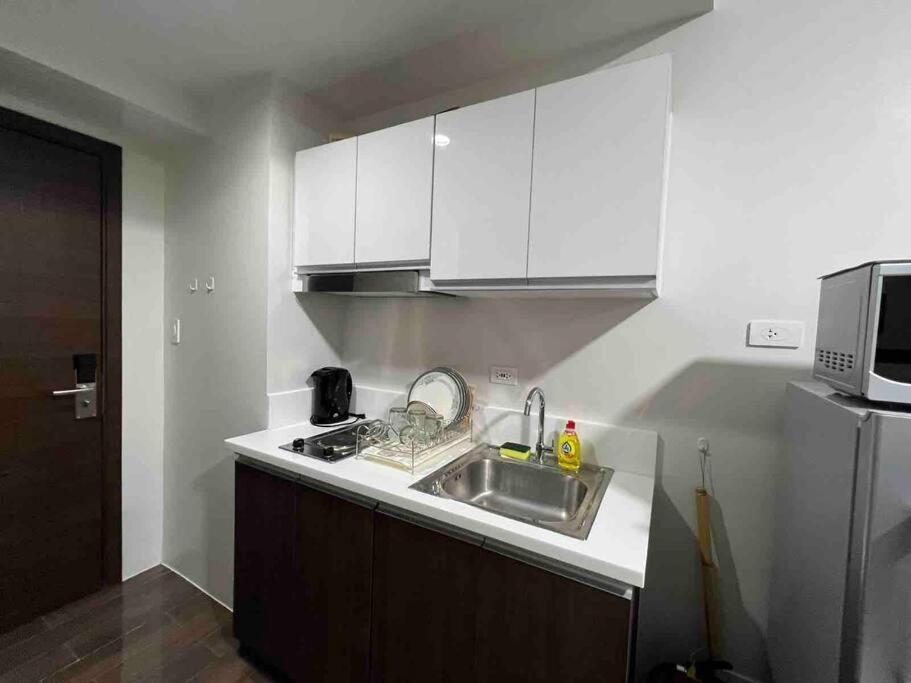 Air Residences - 1Bedroom Unit With Balcony - Wifi & Netflix Манила Экстерьер фото
